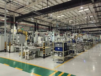 嘉定智能工廠 自動物流車與機器人協(xié)同，信息技術咨詢服務賦能未來制造